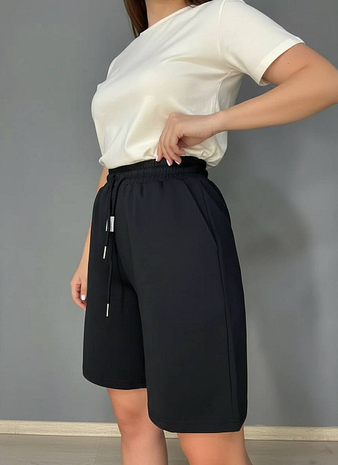 Шорти жіночі A-N 25178 трикотажні бермуди оверсайз до колін резинка на талії one size  чорні, чорний, one size Київ - фото 18