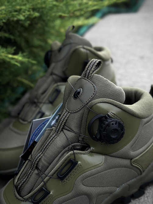Чоловічі демісезонні військові черевики олива кольору, міцне тактичне взуття для служби, походів, міста Львів - фото 8