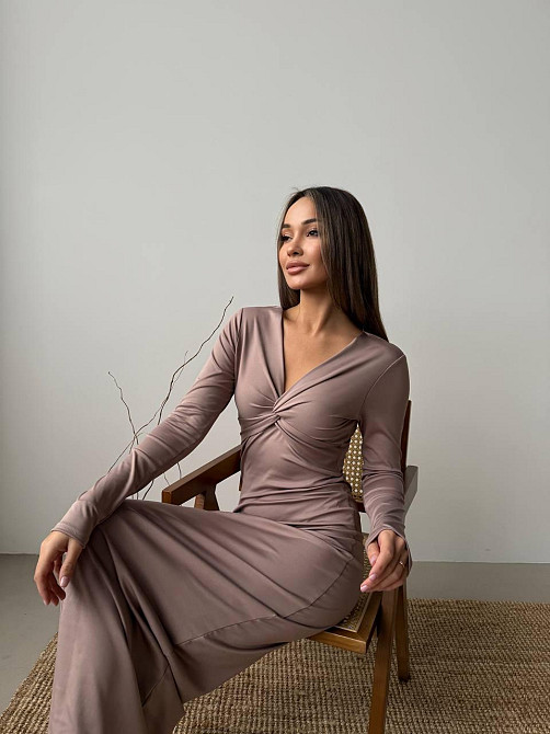 Стильное женское платье макси с вырезом на груди микродайвинг Мокко, 42/44 Одесса - изображение 4