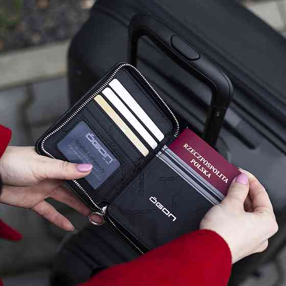 Гаманець на блискавці OGON Quilted Passport, чорний Рівне