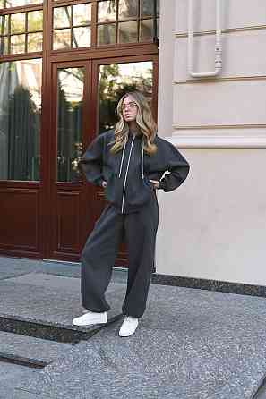 Жіночий прогулянковий теплий костюм: кофта та штани з турецької тринитки на флісі Графіт Одеса