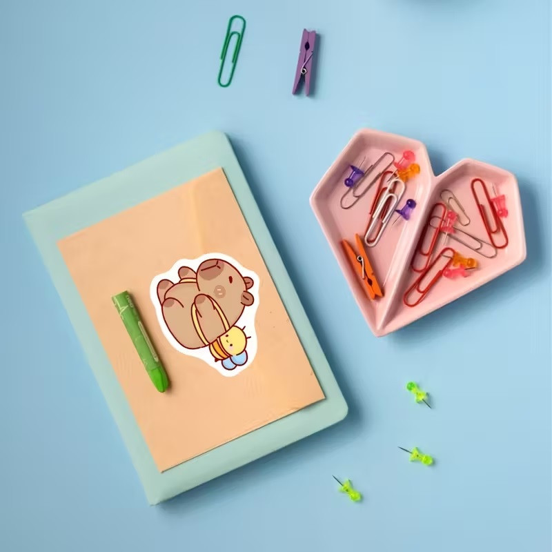 Стикеры «Капибара» — рулон 500 шт, Ø2.5 см, милые наклейки для школы и упаковки Киев - изображение 4