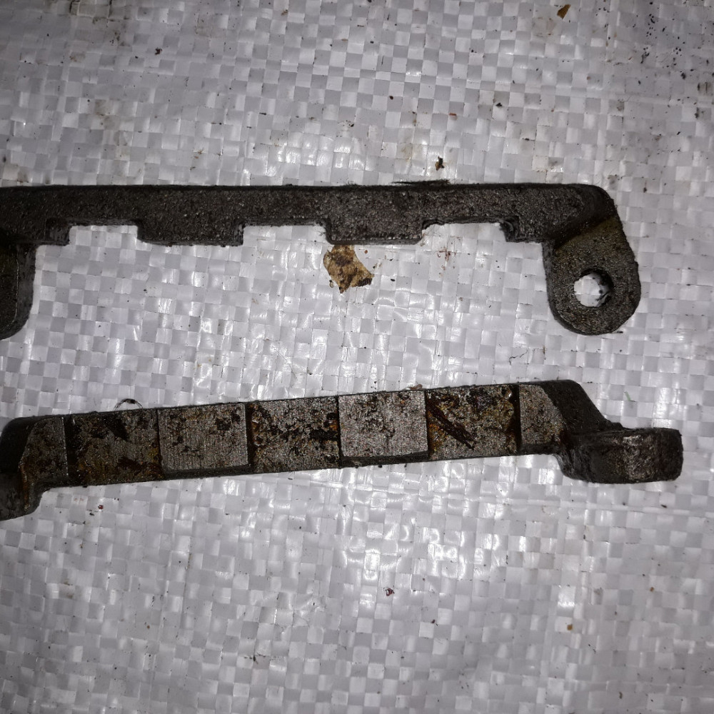 Скоба толкателей коромысел направляющая ЯАЗ-204, ЯАЗ-206. 201-1007206 Харьков - изображение 1