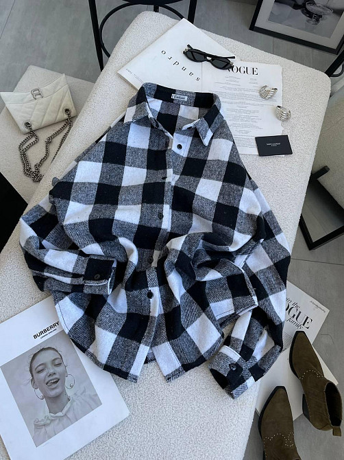 Жіноча тепла оверсайз сорочка в карту кашемір байка Чорний Одеса - фото 3