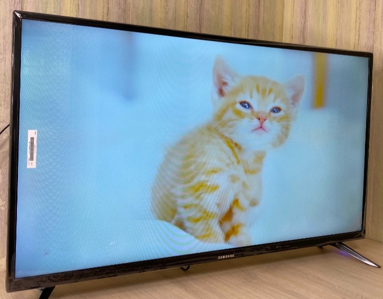 Телевизор: Тонкий! Samsung Smart TV 42