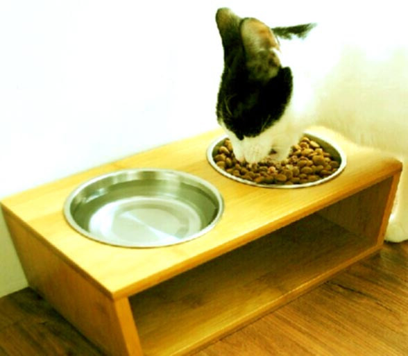 Подставка под миски для кошек 