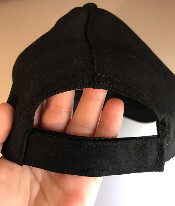 Чорна кепка з Вашим ім'ям Чернівці - фото 3