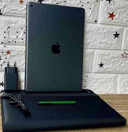 Планшет Apple iPad 7 32 ГБ. Харків