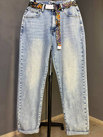 Джинси жіночі Dicesil 9160 Mom jeans comfort висока талія стрейчеві кольровий ремінь світло блакитні Одеса - фото 9