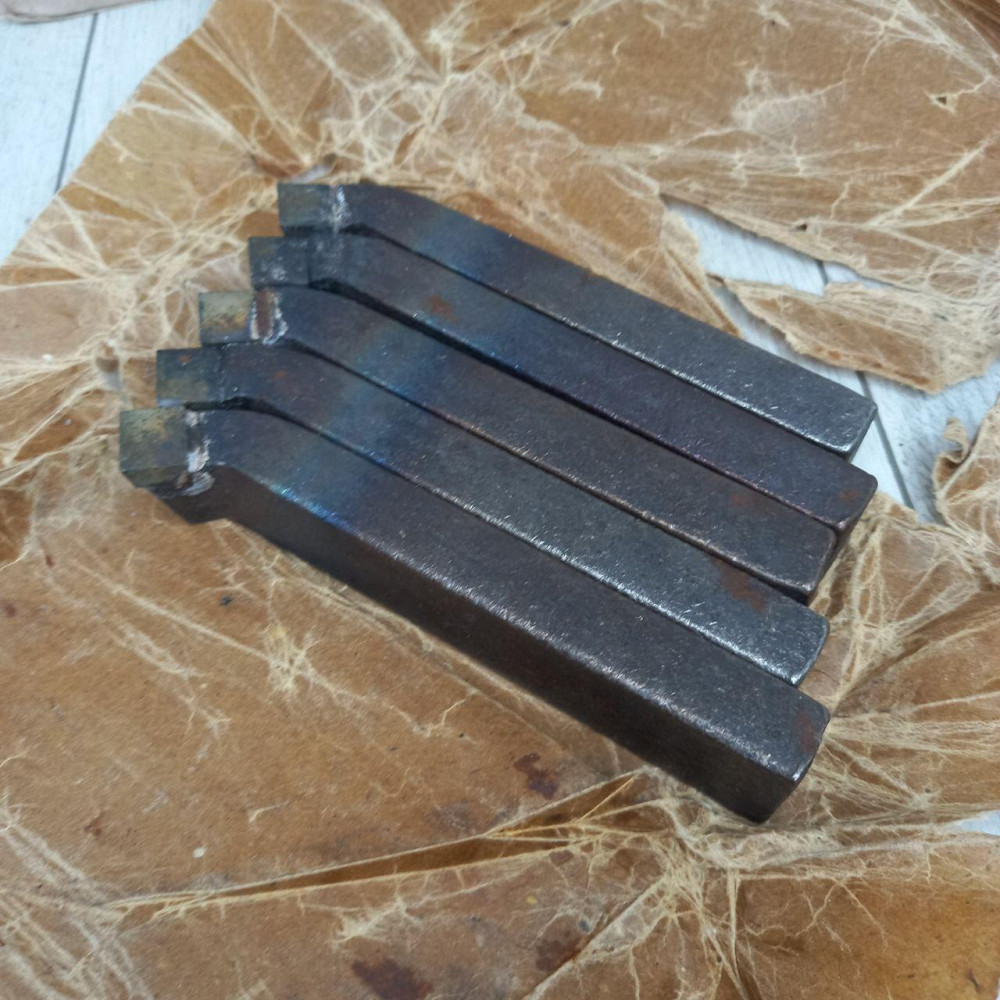 Різець прохідний відігнутий 25×16×140 Т15К6 — токарний різець по металу з твердосплавною напайкою Харків - фото 1