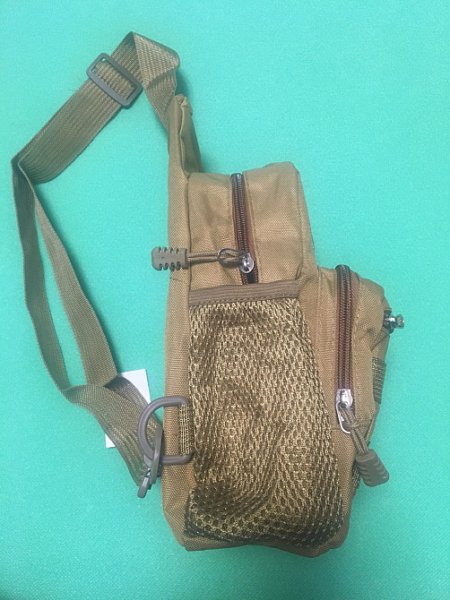 Мужская сумка тактическая через плечо песочного цвет, нагрудная сумка, размер 35*21см, 3 кармана, с USB шнуром Киев - изображение 4