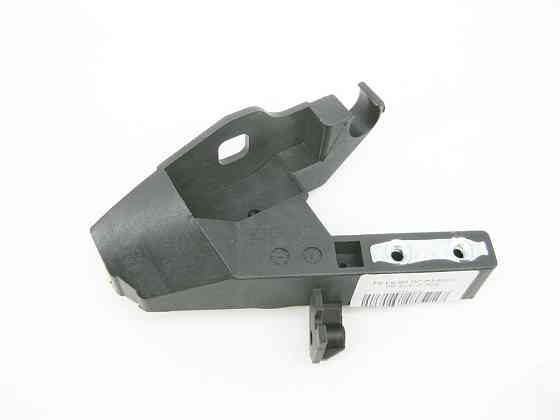 Mercedes-Benz  A2056203501 Новий пластиковий кронштейн правої фари на підсилювачі переднього бампера C-Class W205 Одесса