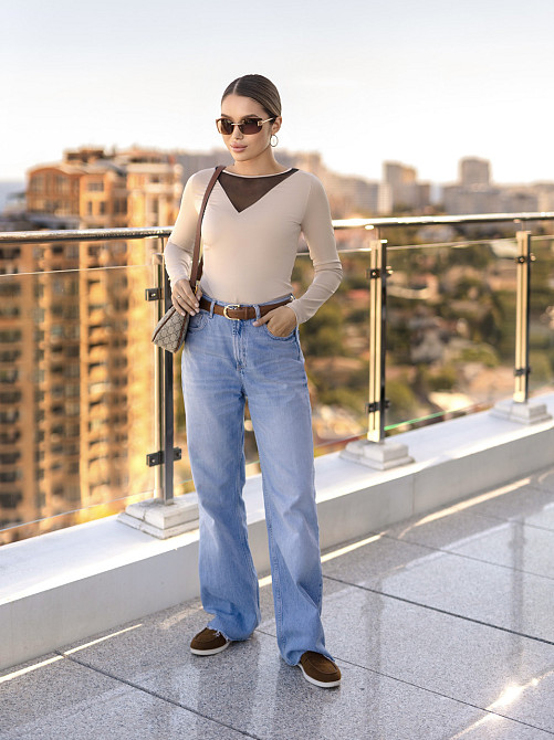 Женская кофточка с декольте сетка 