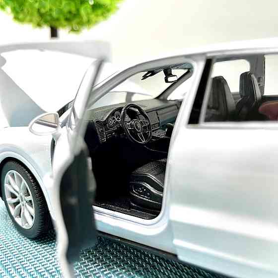 Машина Welly Nex Porsche Cayenne 1:24 інерційна відкриваються двері Вид 1 Біла (24092W) Чернігів