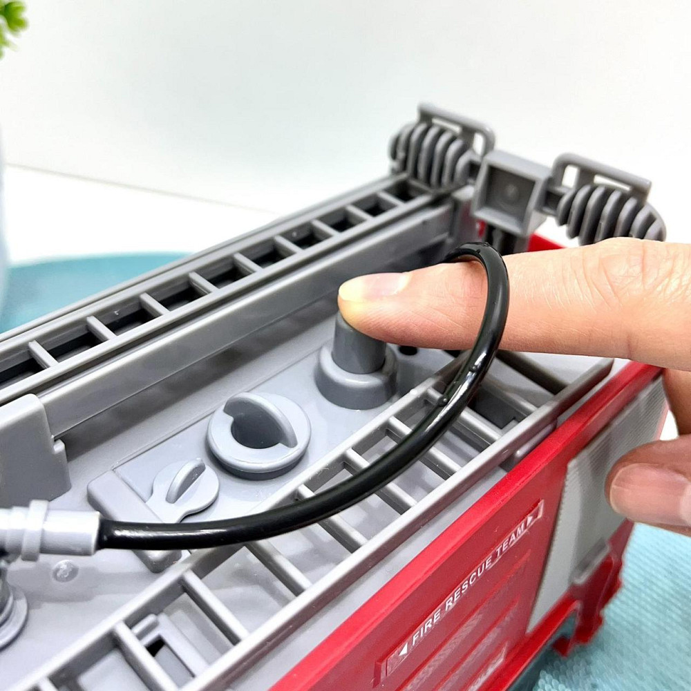 Машинка пожежна 27 см гумові колеса рухомі деталі звук світло Вид 2 Червона (JS139-40) Чернігів - фото 7