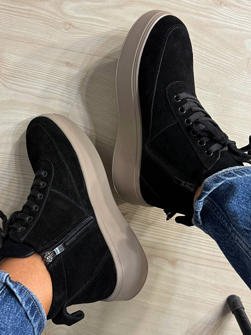 Ботинки женские Hengji 280-3 зимние на меху на бежевой подошве замшевые черные, 37, 23,5 см Киев - изображение 17