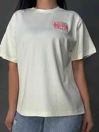 Футболка жіноча A-N 30096 базова напівоверсайз з вишивкою, молочний, one size Київ