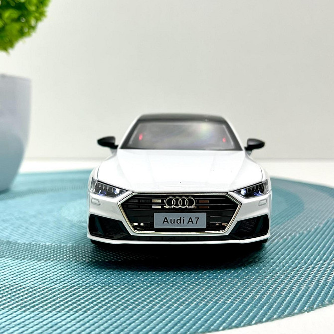 Машинка Audi А7 Авто Експерт металопластик 1:24 звук світло інерція Біла (1904-17) Чернігів - фото 8