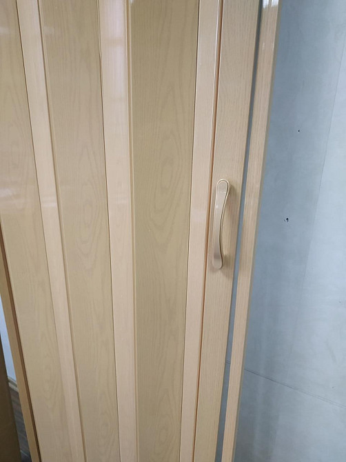 Ширма-гармошка міжкімнатна No3 Дуб світлий 820х2030х0,6 мм розсувна пластикова глуха Дніпро - фото 3