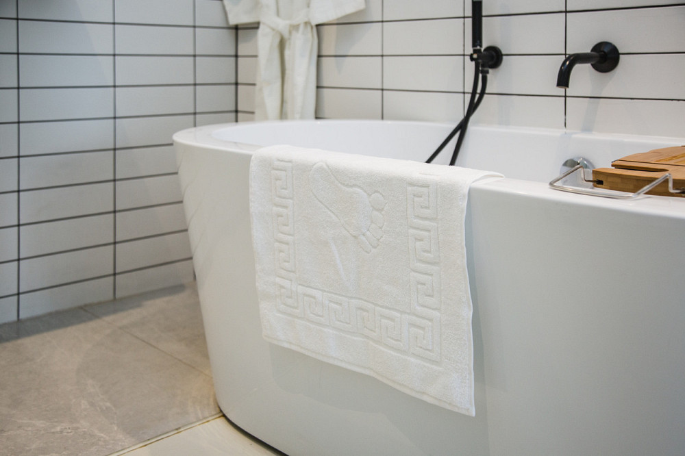 Ecotton Килимок махровий Ecotton 50х70 см 650 гр./м рушник для ніг білий з тисненням Ніжки для Коломыя - изображение 5