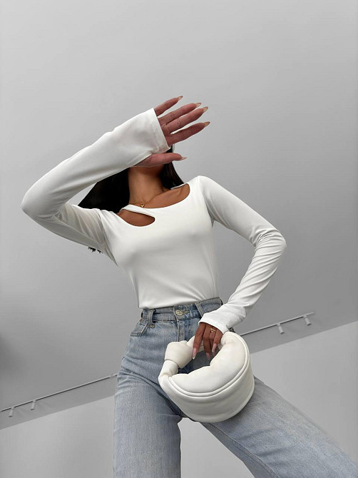 Женский стильный топ с вырезом микро дайвинг Молочный, 42/44 Одесса - изображение 9