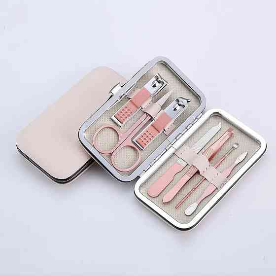Набор для маникюра и педикюра 7 многофункциональных предметов,пилочка,ножницы,пинцет в кейсе цвет бежевый Каменец-Подольский
