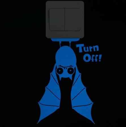 Наклейка на Хэллоуин Летучая мышь 8 на 6 см голубой Киев