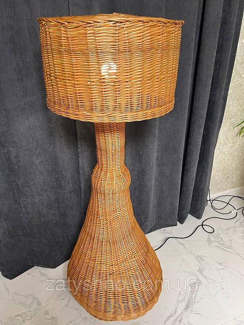 Лампа настільна із лози плетена Київ - фото 1