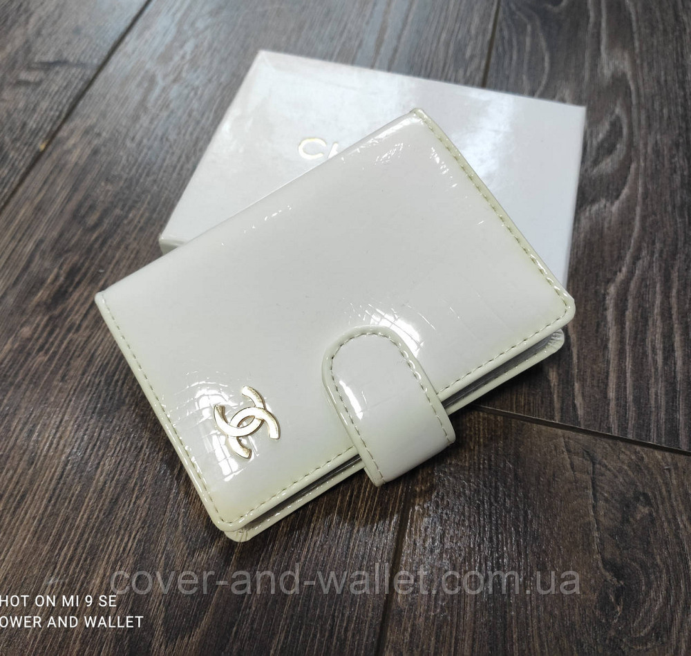 Компактна жіноча візитниця з натуральної шкіри білого кольору CH 8004 Київ - фото 1