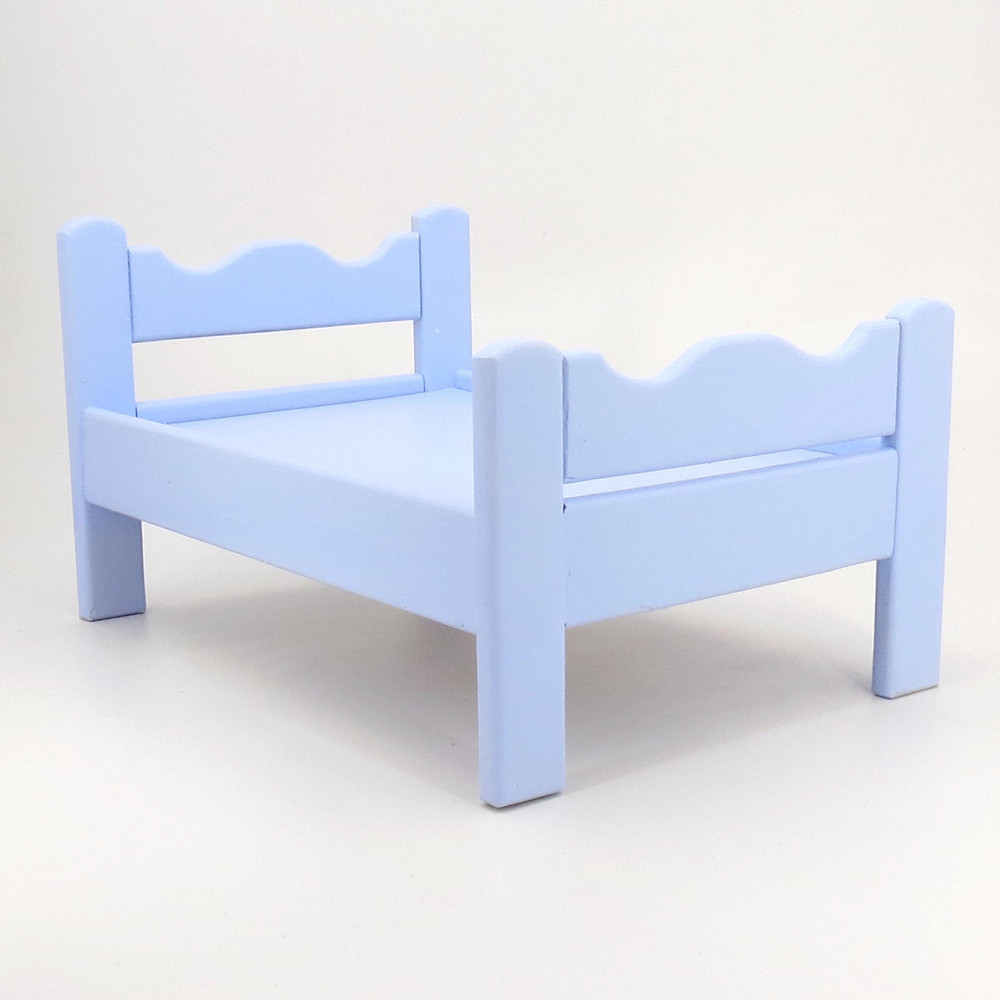 Кровать для кукол 