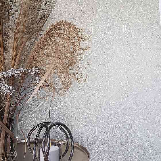 Шпалери метрові вінілові на флізелін Villa Marburg Lombardi вензель великий структурний блакитні на Київ