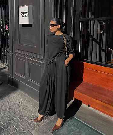 Женский стильный повседневный костюм из натуральной вискозы с плечиками. Черный, 46/48 Одесса