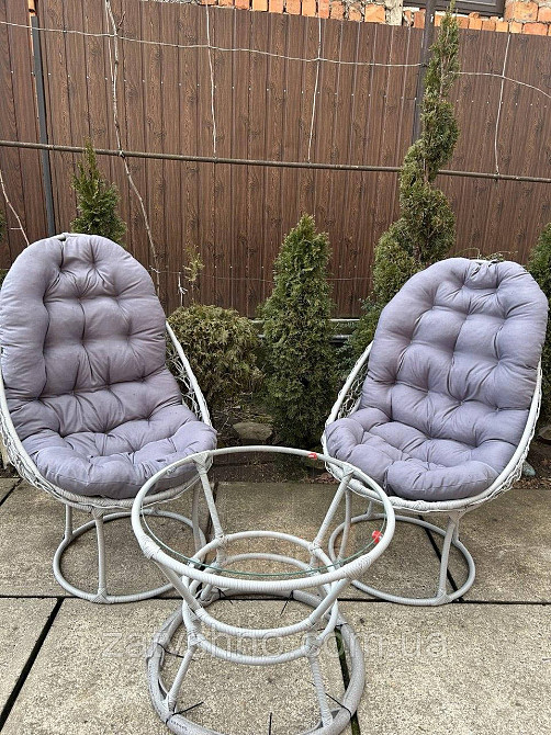 Плетені меблі з сірими накидками Київ - фото 8