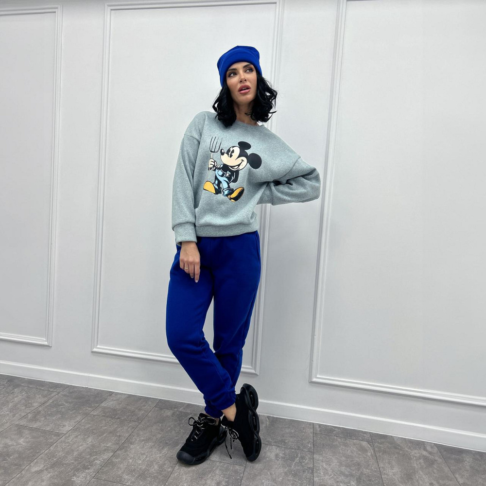 Двухцветный спортивный костюм с шапкой 