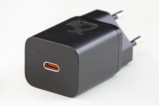 Зарядное устр-во QC 220В 25 Вт Type-C Baseus Super Si  черный Винница