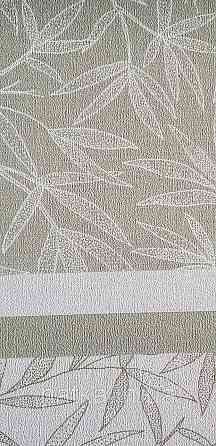 Шпалери вінілові на флізеліні метрові Rasch Novella 1,06х10 листя гілки матові білі на зеленому Київ