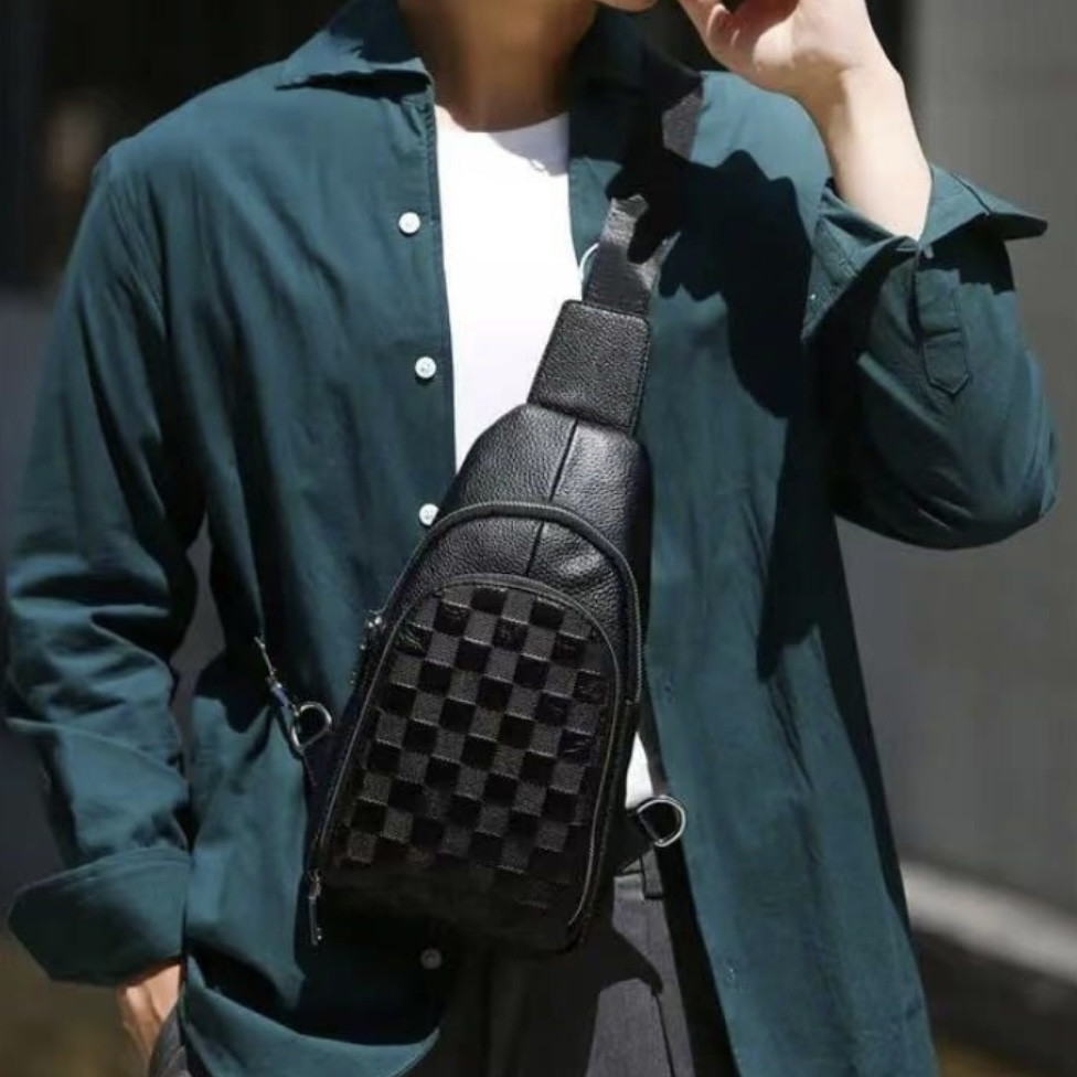 Чоловічий рюкзак на одне плече 18х31х6, шкіряний слінг, чорний Кам'янське - фото 5