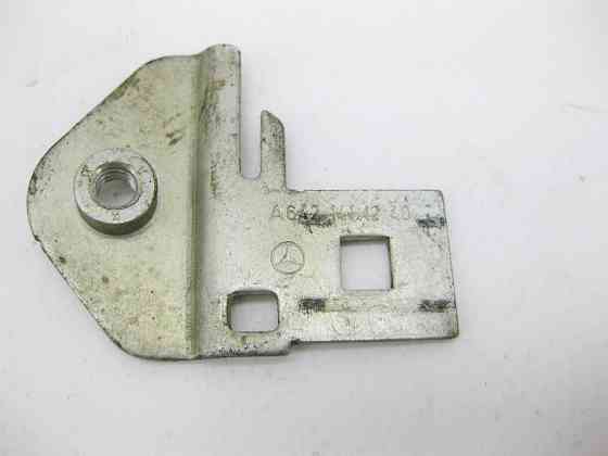 Mercedes-Benz  A6421411240 Кронштейн - тримач перемикаючого клапана системи ОГ для двигуна OM642 V6 3.0 cdi Одесса