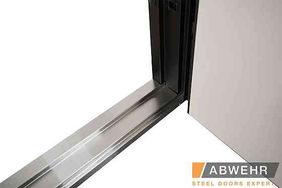 Двері вхідні квартировані. 3-х контурні, модель 580/0 VIOLETTA Київ