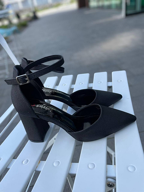 Seastar Чорні босоніжки літні жіночі на підборах із закритим носком, з еко-шкіри з напиленням S Киев - изображение 8