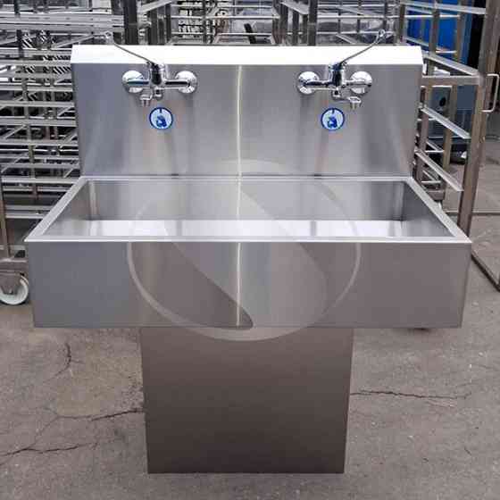 Локтевой умывальник медицинский на две секции с тумбой Киев