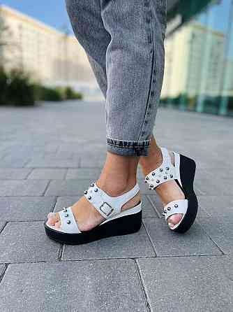 SOTHBY'S Босоніжки жіночі білі Sothby 's M-90 літні шкіряні на танкетці / Модні босоніжки 36р. Коломыя