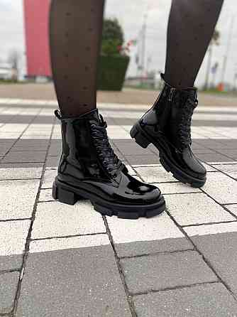 Жіночі черевики чорні з натуральної лакованої шкіри демісезонні, висота 13см р. 38-39р. (4229) Коломия