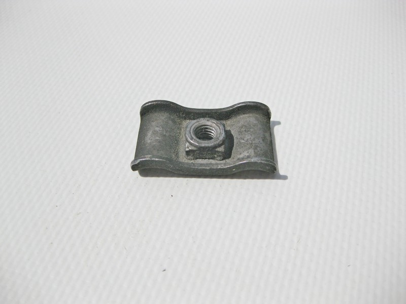 Mercedes-Benz  A0009952632 Хомут кріплення масляних трубок з привареною гайкою M6 Одесса - изображение 4