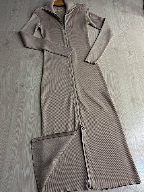 Платье женское Joy One 421 вязаное длинное на молнии в рубчик, бежевый, one size Киев - изображение 17