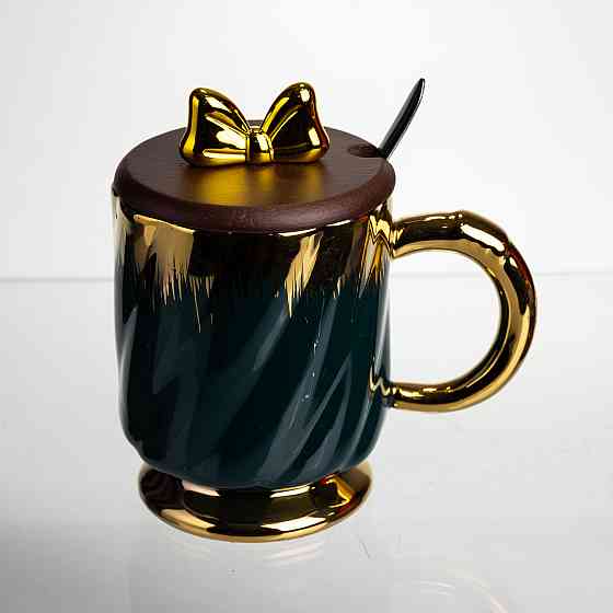 Новорічна порцелянова чашка «Золотий Вихор» 450 мл з кришкою і ложкою Yiwu FM-23A Коломия