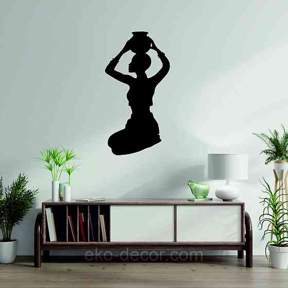 Декоративне настінне Панно «Дівчина з глечиком», Декор на стіну Київ