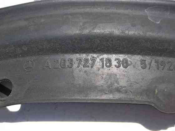 Mercedes-Benz  A2037201678 Ущільнювальна гумка передніх дверей до правого крила C-Class W203 Одеса