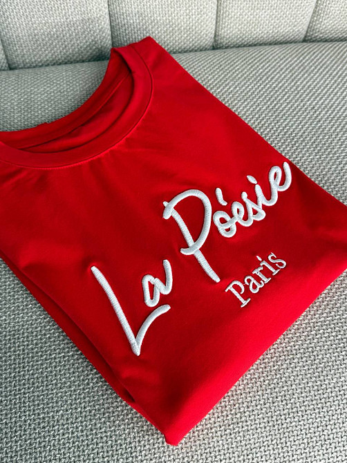 Футболка жіноча A-N 30103 базова з вишивкою La Poésie Paris однотонна, червоний, one size Київ - фото 6