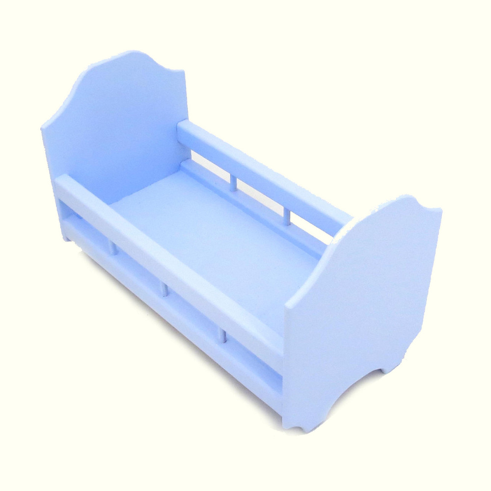 Кровать для кукол 